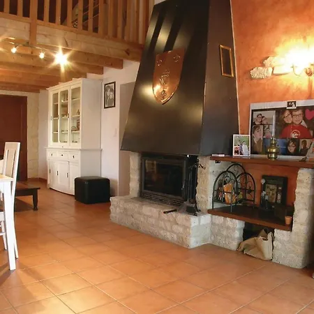 Lovely In St Maixent Sur Vie Vakantiehuis